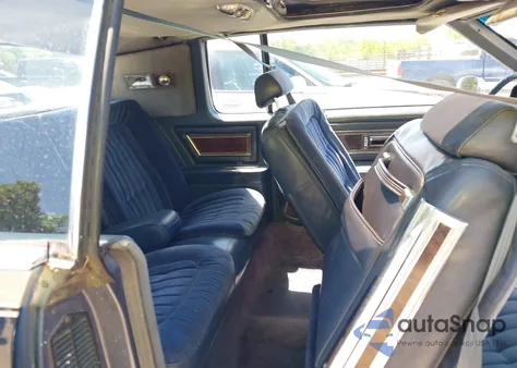 1984 Oldsmobile Toronado Brougham z USA, uszkodzony, nr VIN 1G3AZ57YXEE303252